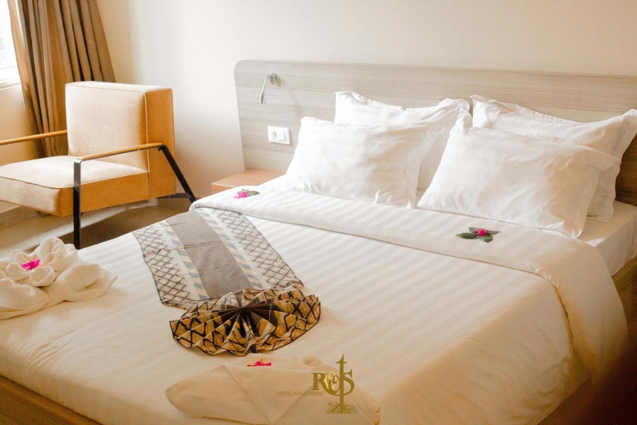 Roots Hotel Apartments Абиджан Екстериор снимка