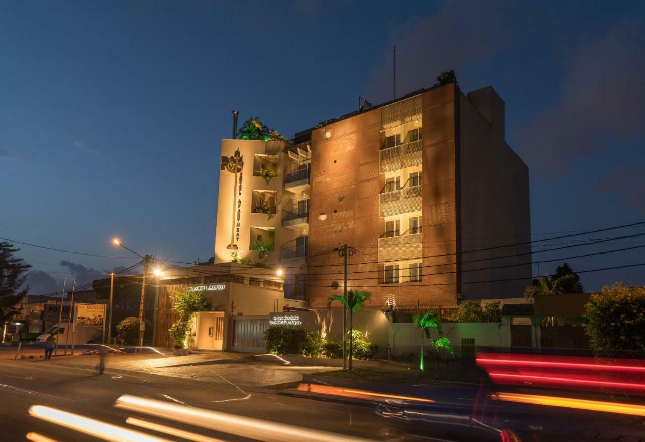 Roots Hotel Apartments Абиджан Екстериор снимка